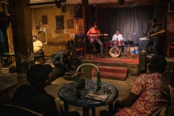 À Kinshasa, le Kimpwanza Bar reste le témoin vivant de la rumba congolaise et des combats pour l’indépendance