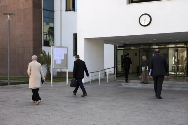 Au Maroc, le retour au GMT redistribue les horaires avant les législatives de septembre 2026