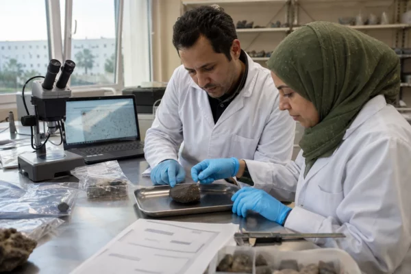 En Algérie, une météorite martienne rare révèle une fenêtre inédite sur l’histoire volcanique de Mars