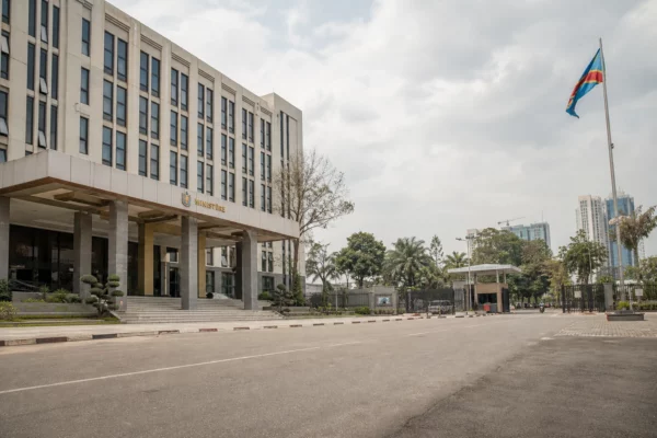 RDC : le Parlement exige des comptes sur les 4 millions de dollars mensuels alloués aux Wazalendo