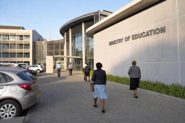 Afrique australe : la dette extérieure étouffe les budgets scolaires et retarde les recrutements d’enseignants