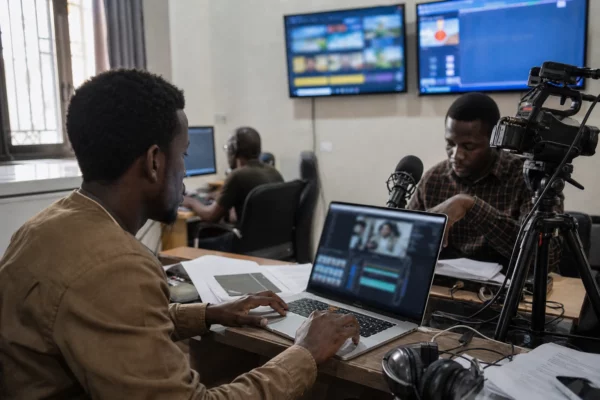 Au Mali, la formation numérique des enseignants devient un rempart face aux écoles fermées par l’insécurité