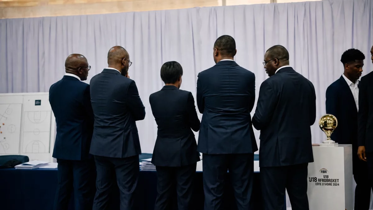 À Abidjan, la Côte d’Ivoire impose sa loi face au Sénégal et rêve d’un sacre historique en AfroBasket U18