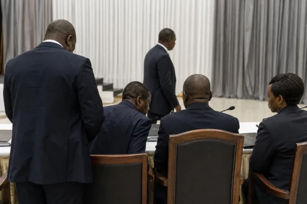 En Tanzanie, l’exclusion d’Emmanuel Nchimbi révèle les tensions d’un pouvoir fragilisé après l’élection contestée