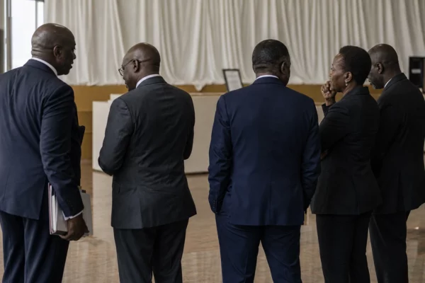 À Dakar, trois proches de Pastef condamnés pour offense au chef de l’État dans un climat politique tendu