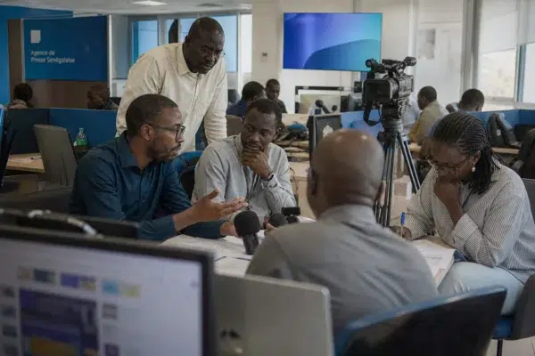 Au Sénégal, Patrick Vieira peut incarner la relève des Lions, mais le flou autour de la FSF retarde sa nomination