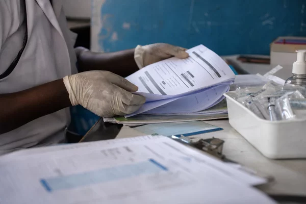 En RDC orientale, Ebola, rougeole et choléra submergent des hôpitaux fragilisés par le conflit armé