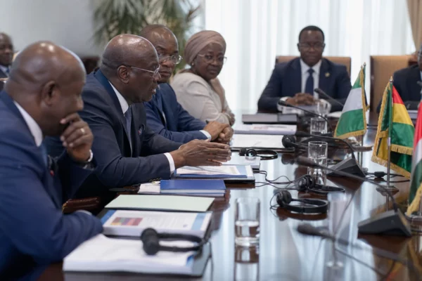 Au Ghana, la réforme constitutionnelle relance le débat sur la durée du pouvoir et l’accès des jeunes à la présidence