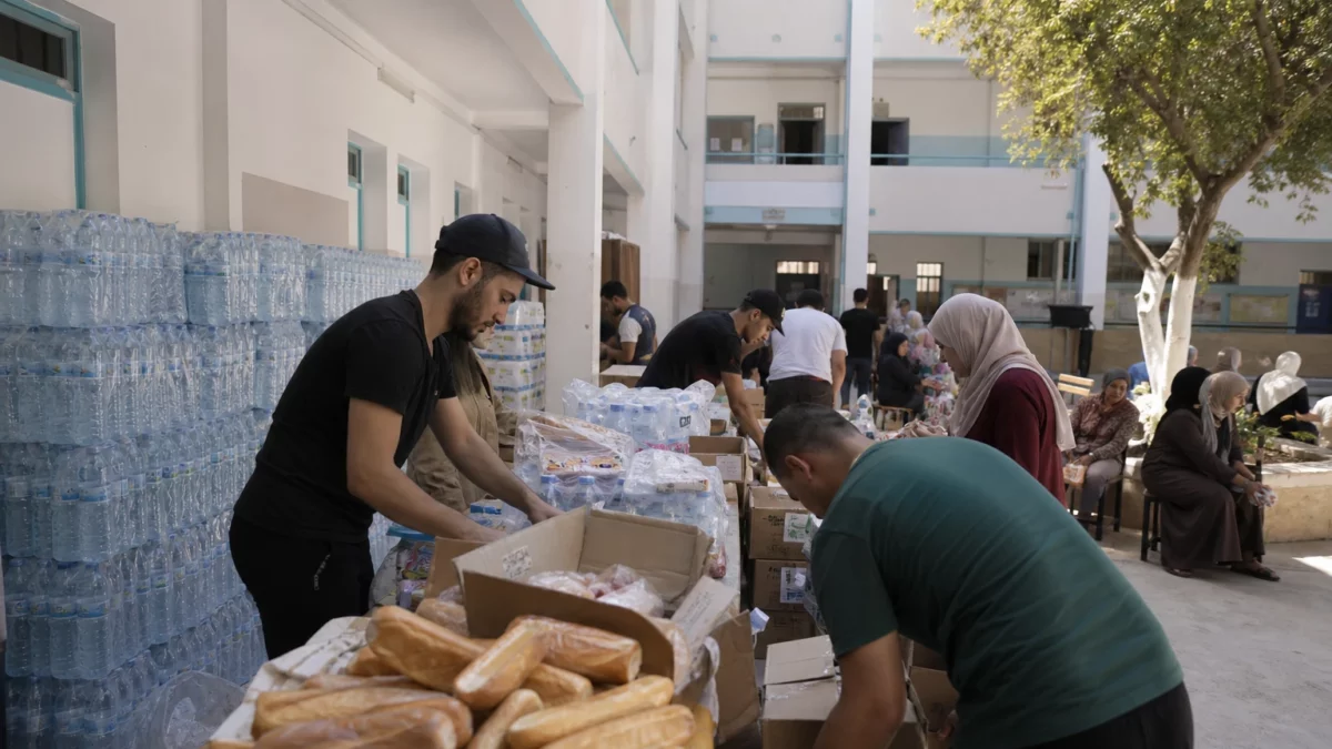 À Jijel, les incendies déplacent des familles et révèlent le rôle décisif des bénévoles dans l’urgence algérienne