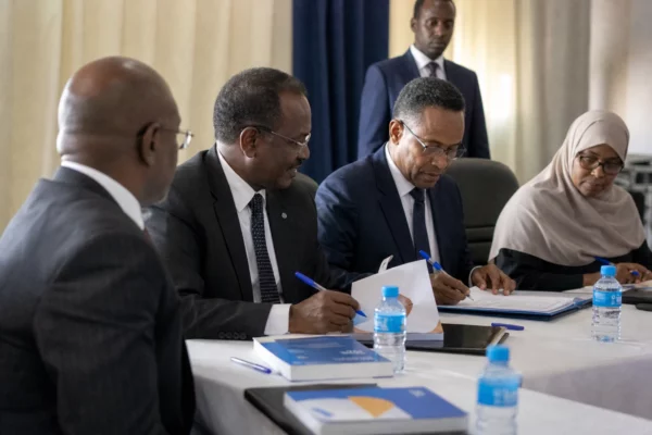 Sécurité alimentaire en Somalie : le PAM manque de fonds alors que 6 millions de personnes basculent vers la faim aiguë