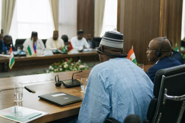 Après la mutinerie à Niamey, l’Algérie consolide son appui militaire au Niger et redessine l’équilibre sécuritaire sahélien