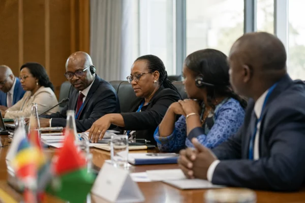 À Nairobi, les réserves de change du Kenya offrent un répit au shilling, mais la dette extérieure reste sous tension