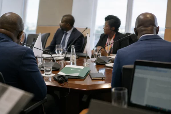 Nigeria : les réformes pétrolières ne suffisent plus, Abuja doit rassurer les investisseurs pour relancer les capitaux