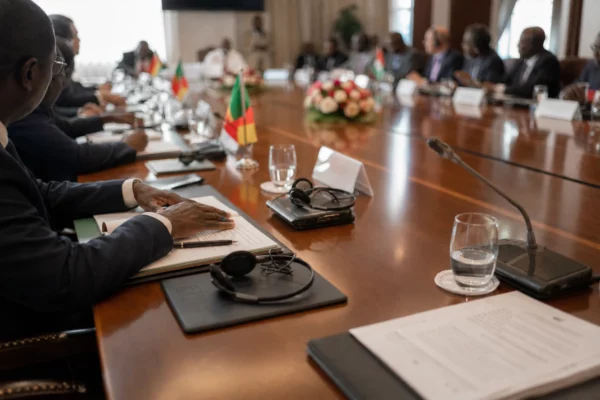 En Guinée, Kada change d’échelle et rapproche une future mine d’or industrielle encore loin du chantier