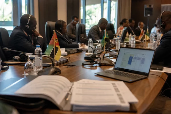 Au Mozambique, le pari d’un réseau routier plus résilient face aux cyclones change l’équilibre entre mobilité et commerce