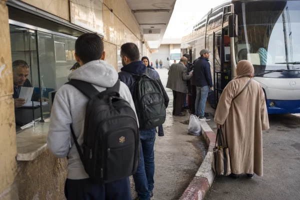 En Algérie, les accidents de bus se multiplient et révèlent une crise de sécurité routière entre Constantine et Boumerdès