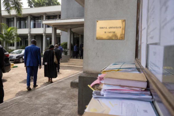 Au Cameroun, la contestation d’un accord migratoire avec Washington relance le débat sur le contrôle parlementaire