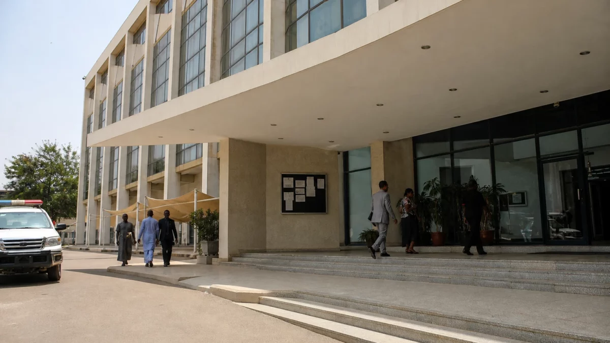 Au Nigeria, la sécurité électorale devient le test décisif d’une réforme policière contestée avant la présidentielle