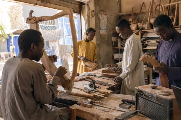 Au Tchad, Soléa Damas fait de la facture instrumentale un pont entre héritage musical et création contemporaine à N’Djamena