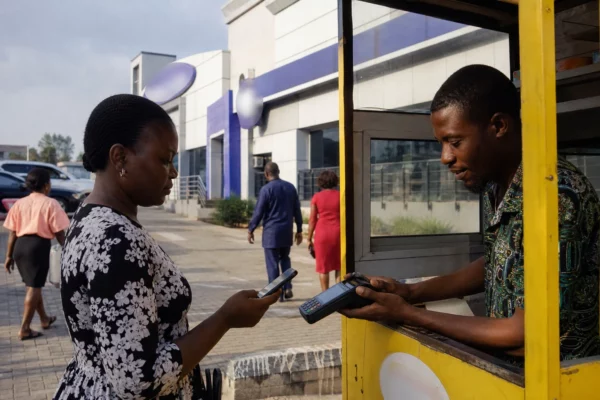 Au Nigeria, la baisse du taux directeur ouvre un pari délicat entre crédit plus accessible et inflation sous contrôle