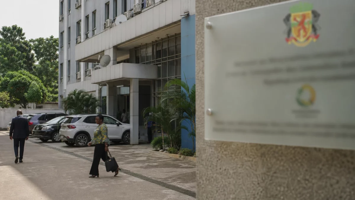 Au Kouilou, le torchage du gaz menace les vergers et relance le bras de fer entre riverains et compagnies