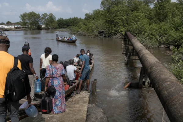 À Bille, la fuite de gaz au Nigeria transforme l’attente administrative en risque quotidien pour les habitants du delta du Niger