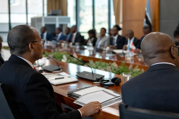 Botswana et Oman transforment leur rapprochement en levier économique avec neuf accords sur mines, énergie et santé