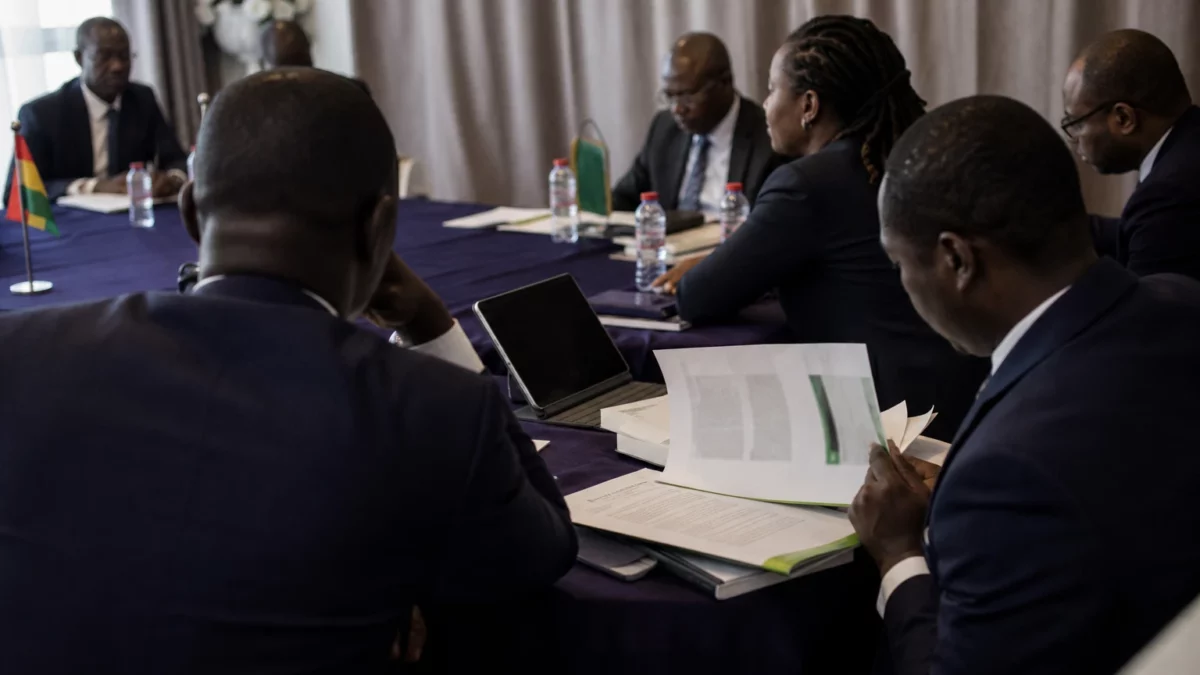Aux États-Unis, les expulsions vers l’Afrique créent un corridor juridique où l’asile protège moins qu’un transfert