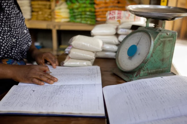 En Ituri, les écoles deviennent un relais clé pour freiner Ebola malgré une rentrée scolaire sous surveillance
