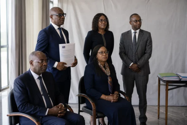 Au Cameroun, les déportations vers un pays tiers exposent le silence officiel et poussent l’UA à réagir