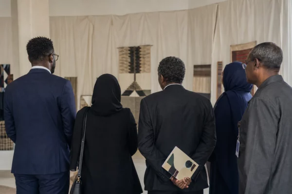 Au Soudan, des archives de Khartoum renaissent sur textile pour sauver la mémoire du cinéma disparu