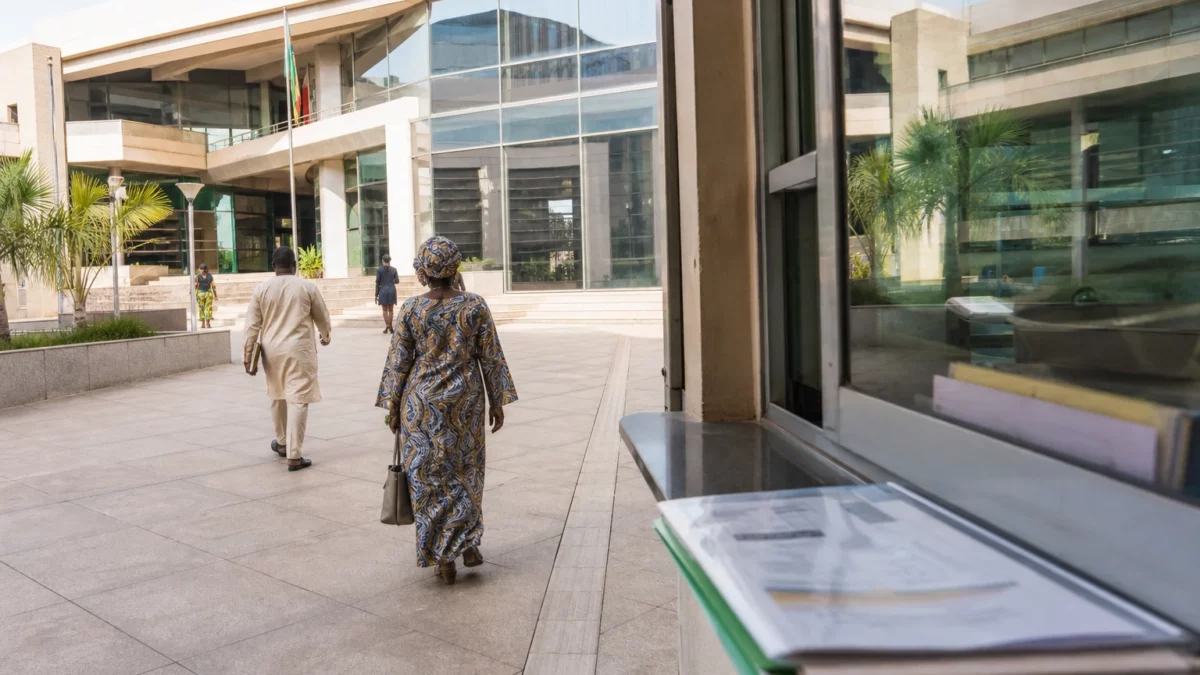 Au Sénégal, la vague de nominations de Diomaye Faye recompose l’État et révèle ses nouvelles priorités