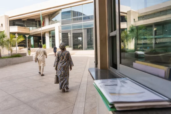 Au Sénégal, la vague de nominations de Diomaye Faye recompose l’État et révèle ses nouvelles priorités