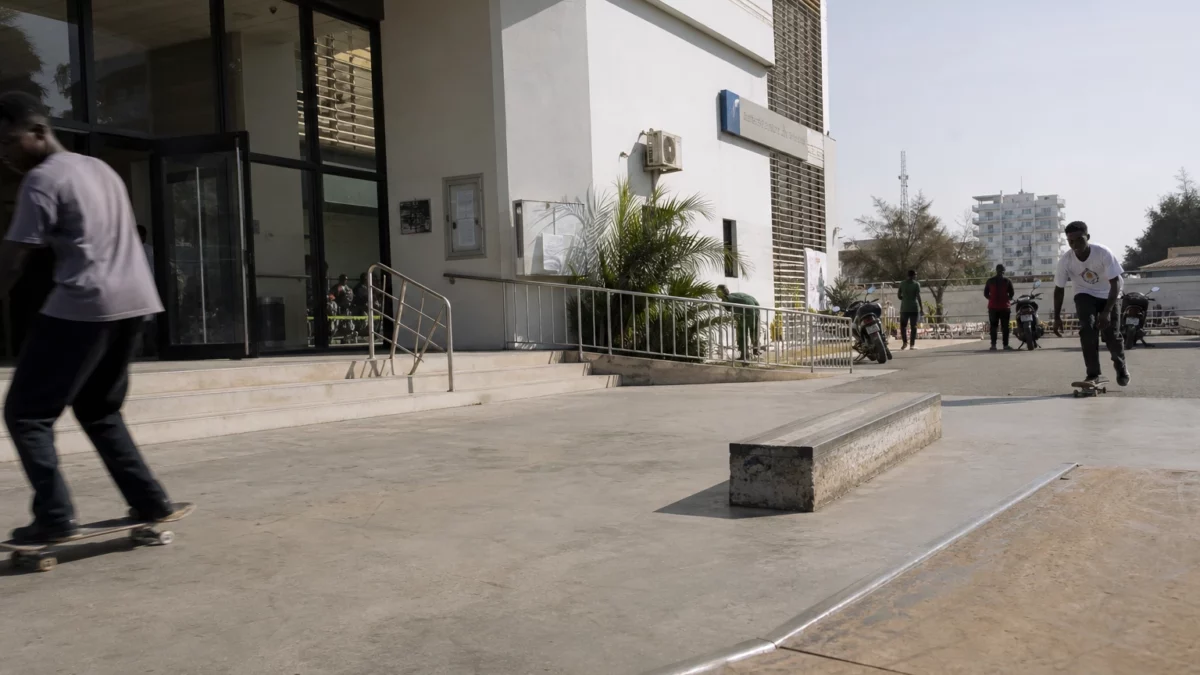 À Dakar, le skateboard devient un test d’héritage pour les JOJ 2026 et la jeunesse urbaine du Sénégal
