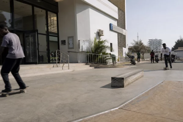 À Dakar, le skateboard devient un test d’héritage pour les JOJ 2026 et la jeunesse urbaine du Sénégal