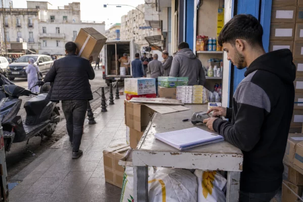 Tunisie : l’explosion des importations creuse le déficit commercial et fragilise la reprise à Tunis