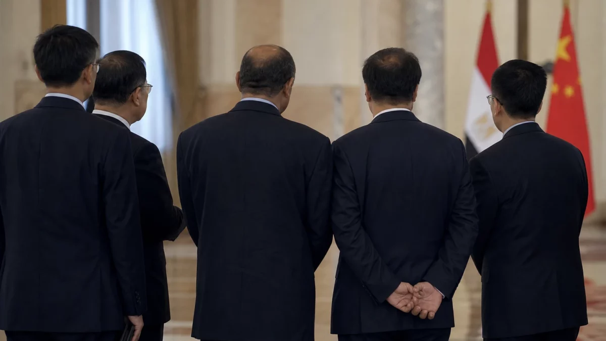 À Alger? Non relevant. L’Égypte profite de la visite de Xi Jinping pour consolider son levier face aux tensions régionales et aux États-Unis