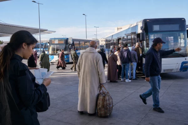 Au Maroc, les jeunes pèsent peu dans les listes électorales malgré un scrutin dominé par l’emploi et le pouvoir d’achat