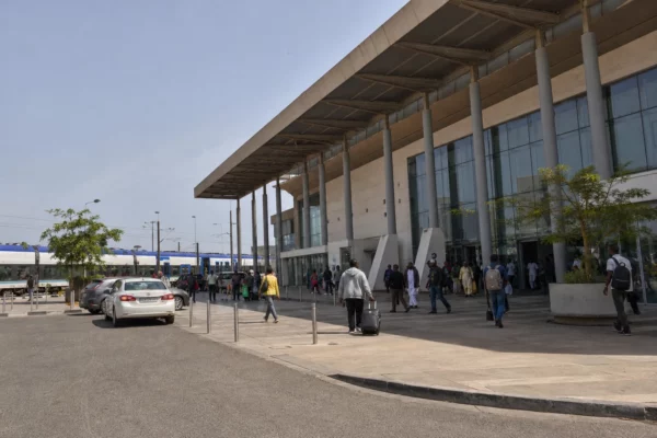 Le TER relie désormais Dakar à l’aéroport : le Sénégal mise sur le rail avant les JOJ 2026