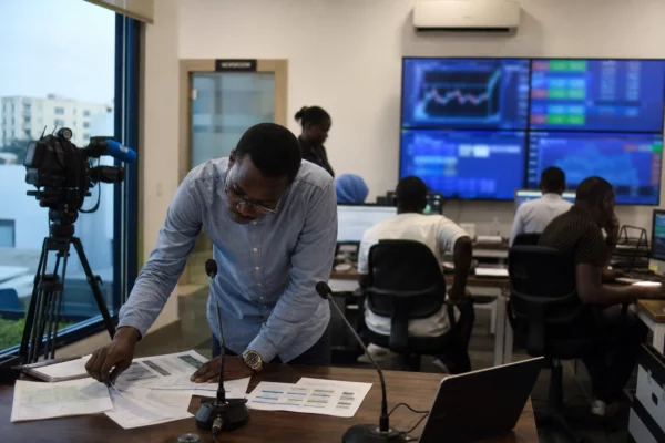 Au Sénégal, l’accord avec le FMI relance le débat sur la souveraineté économique et fracture la majorité