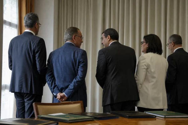 Au Maroc, une première femme dirige le gouvernement et doit bâtir une coalition face aux urgences sociales et régionales