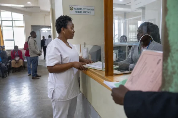Kenya : la grève des infirmiers révèle le blocage entre Nairobi, les comtés et la Commission des salaires