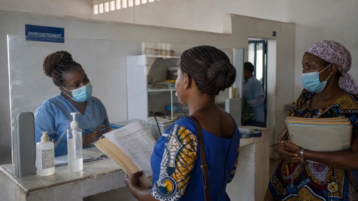 En Ituri, le CUBE d’ALIMA redéfinit la prise en charge d’Ebola en RDC sans rompre le lien avec les familles