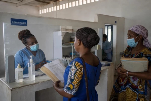 En Ituri, le CUBE d’ALIMA redéfinit la prise en charge d’Ebola en RDC sans rompre le lien avec les familles