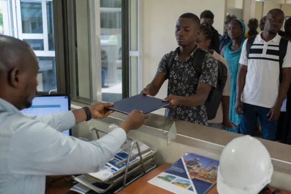À Simandou, la Guinée doit convertir le recul des emplois de chantier en compétences durables pour toute son économie