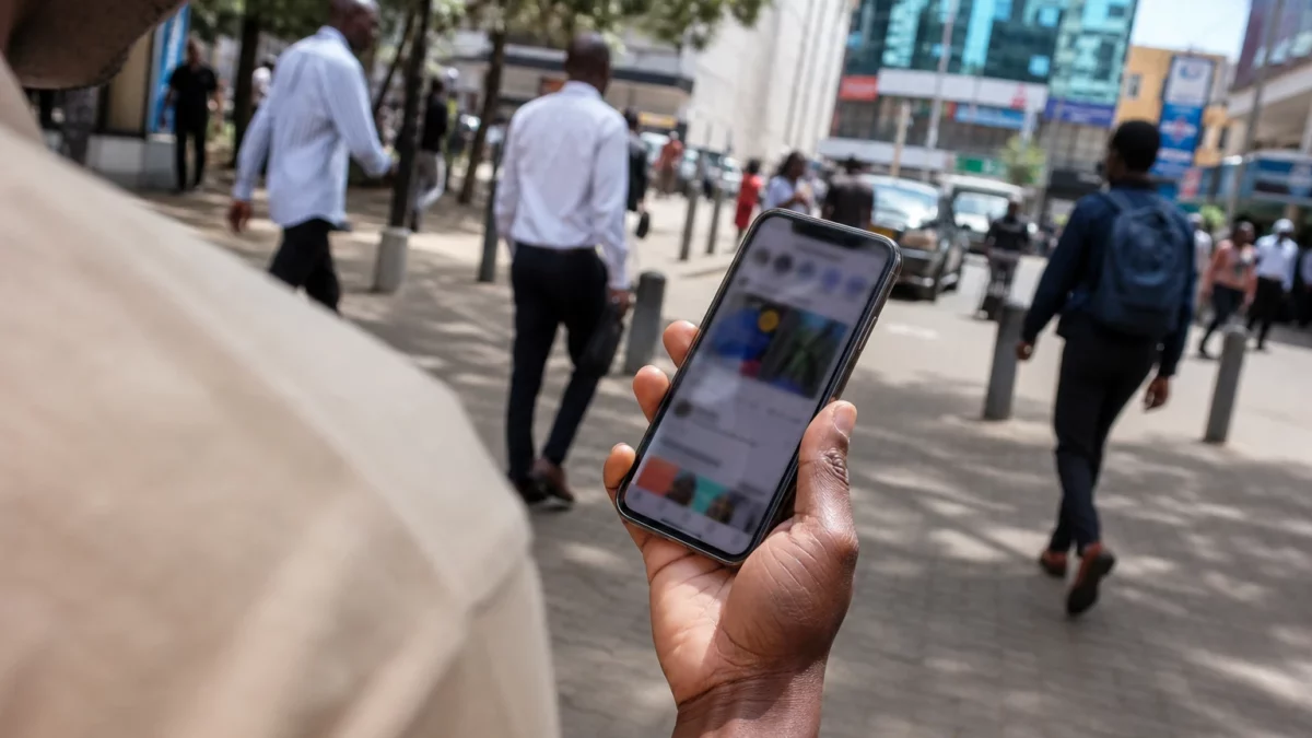 Kenya : à Nairobi, l’intelligence artificielle promet des gains mais force déjà le pays à renforcer ses garde-fous