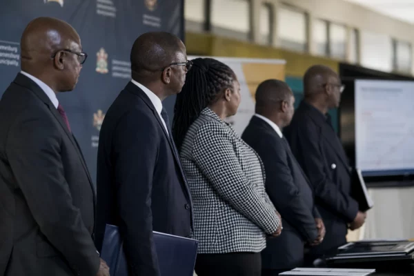À Johannesburg, les mines illégales creusent sous la ville et exposent routes, réseaux et immeubles à l’effondrement