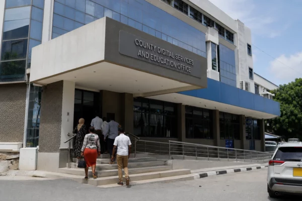 Kenya : le pari de l’économie numérique progresse, mais les retards freinent encore l’impact dans les écoles et les services