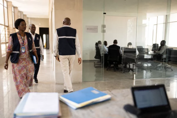 En RDC, la baisse des cas d’Ebola ne masque pas une riposte encore fragile en Ituri et à Kinshasa