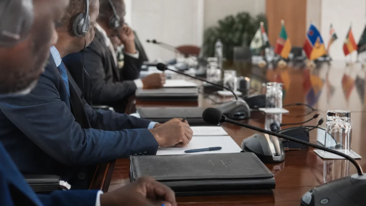 Réforme constitutionnelle en RDC : l’opposition teste la marge de Félix Tshisekedi à Kinshasa